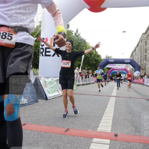 06.09.2026 - CURREX Alsterlauf Yannick Fuchs http://msf.ph/oto/10152052 06.09.2026 09:51:41 Ziel 2542, 3733, 4210, 4427, 4729, 4985, 4987, 5230, 5525, 5596, 5814, 5847, 6405, 6411, 6453, 8085, 8332 meine-sportfotos.de
