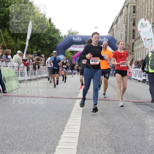 06.09.2026 - CURREX Alsterlauf Yannick Fuchs http://msf.ph/oto/10152299 06.09.2026 09:51:44 Ziel 2542, 3465, 4210, 4267, 4268, 4427, 4729, 4985, 4987, 5525, 5814, 6405, 6453, 8085, 8332 meine-sportfotos.de