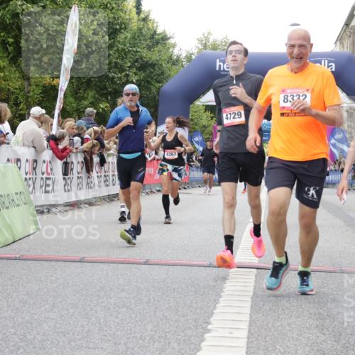 06.09.2026 - CURREX Alsterlauf Yannick Fuchs http://msf.ph/oto/10152359 06.09.2026 09:51:44 Ziel 2542, 3465, 4210, 4267, 4268, 4427, 4729, 4985, 4987, 5525, 5814, 6405, 6453, 8085, 8332 meine-sportfotos.de