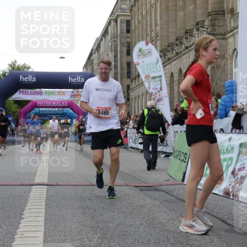 06.09.2026 - CURREX Alsterlauf Yannick Fuchs http://msf.ph/oto/10152503 06.09.2026 09:51:47 Ziel 2542, 3041, 3202, 3465, 4200, 4267, 4268, 4427, 4729, 5525, 6023, 6405, 6453, 8332 meine-sportfotos.de