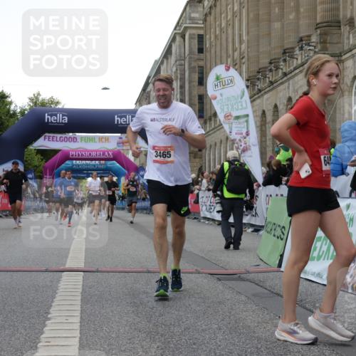 06.09.2026 - CURREX Alsterlauf Yannick Fuchs http://msf.ph/oto/10152522 06.09.2026 09:51:47 Ziel 2542, 3041, 3202, 3465, 4200, 4267, 4268, 4427, 4729, 5525, 6023, 6405, 6453, 8332 meine-sportfotos.de