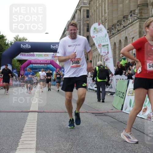 06.09.2026 - CURREX Alsterlauf Yannick Fuchs http://msf.ph/oto/10152538 06.09.2026 09:51:48 Ziel 2542, 3041, 3202, 3465, 4200, 4267, 4268, 4427, 4667, 4729, 5621, 6023, 6405, 6453, 8332 meine-sportfotos.de