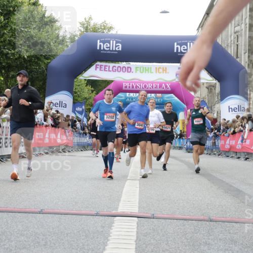 06.09.2026 - CURREX Alsterlauf Yannick Fuchs http://msf.ph/oto/10152607 06.09.2026 09:51:49 Ziel 2542, 3041, 3202, 3465, 4200, 4267, 4268, 4427, 4667, 4729, 4845, 5621, 6023, 6405, 6453, 8332 meine-sportfotos.de