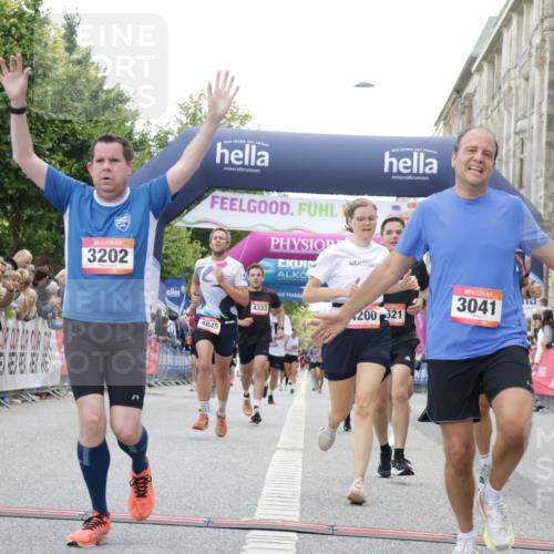 06.09.2026 - CURREX Alsterlauf Yannick Fuchs http://msf.ph/oto/10152789 06.09.2026 09:51:52 Ziel 2002, 2542, 3041, 3202, 3465, 4200, 4267, 4268, 4332, 4333, 4667, 4845, 5621, 5882, 6023 meine-sportfotos.de