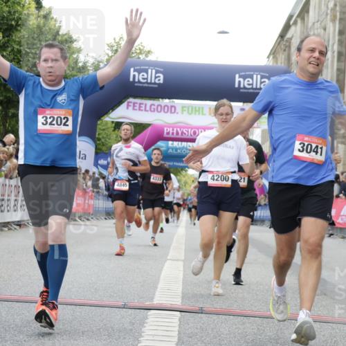 06.09.2026 - CURREX Alsterlauf Yannick Fuchs http://msf.ph/oto/10152804 06.09.2026 09:51:52 Ziel 2002, 2542, 3041, 3202, 3465, 4200, 4267, 4268, 4332, 4333, 4667, 4845, 5621, 5882, 6023 meine-sportfotos.de