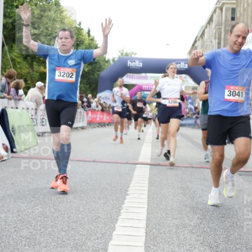 06.09.2026 - CURREX Alsterlauf Yannick Fuchs http://msf.ph/oto/10152832 06.09.2026 09:51:52 Ziel 2002, 2542, 3041, 3202, 3465, 4200, 4267, 4268, 4332, 4333, 4667, 4845, 5621, 5882, 6023 meine-sportfotos.de