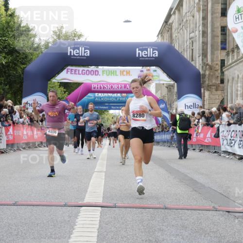 06.09.2026 - CURREX Alsterlauf Yannick Fuchs http://msf.ph/oto/10153271 06.09.2026 09:52:00 Ziel 2002, 2719, 4250, 4332, 4333, 4667, 4742, 4845, 5621, 5862, 5881, 5882, 6092, 6206, 8280 meine-sportfotos.de