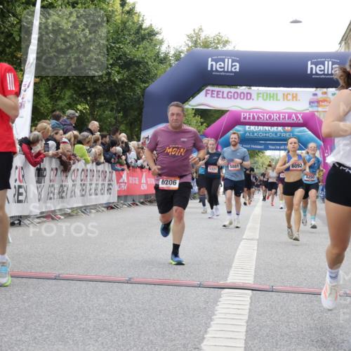 06.09.2026 - CURREX Alsterlauf Yannick Fuchs http://msf.ph/oto/10153338 06.09.2026 09:52:01 Ziel 2002, 2719, 4250, 4332, 4333, 4742, 4845, 5321, 5862, 5881, 5882, 6092, 6206, 8280 meine-sportfotos.de