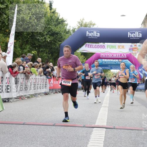 06.09.2026 - CURREX Alsterlauf Yannick Fuchs http://msf.ph/oto/10153375 06.09.2026 09:52:01 Ziel 2002, 2719, 4250, 4332, 4333, 4742, 4845, 5321, 5862, 5881, 5882, 6092, 6206, 8280 meine-sportfotos.de