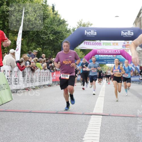 06.09.2026 - CURREX Alsterlauf Yannick Fuchs http://msf.ph/oto/10153391 06.09.2026 09:52:02 Ziel 2002, 2719, 3975, 4250, 4332, 4333, 4742, 5321, 5862, 5881, 5882, 6092, 6206, 8280 meine-sportfotos.de