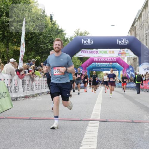 06.09.2026 - CURREX Alsterlauf Yannick Fuchs http://msf.ph/oto/10153706 06.09.2026 09:52:05 Ziel 2719, 3301, 3839, 3975, 4250, 4567, 4742, 5321, 5862, 5881, 6092, 6206, 8280 meine-sportfotos.de