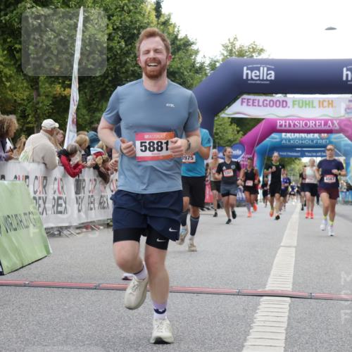 06.09.2026 - CURREX Alsterlauf Yannick Fuchs http://msf.ph/oto/10153752 06.09.2026 09:52:05 Ziel 2719, 3301, 3839, 3975, 4250, 4567, 4742, 5321, 5862, 5881, 6092, 6206, 8280 meine-sportfotos.de