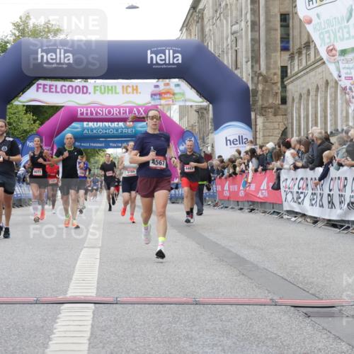 06.09.2026 - CURREX Alsterlauf Yannick Fuchs http://msf.ph/oto/10153896 06.09.2026 09:52:07 Ziel 2118, 2284, 3301, 3789, 3839, 3975, 4250, 4462, 4567, 5321, 5862, 5881, 6092, 6206, 8071, 8280 meine-sportfotos.de