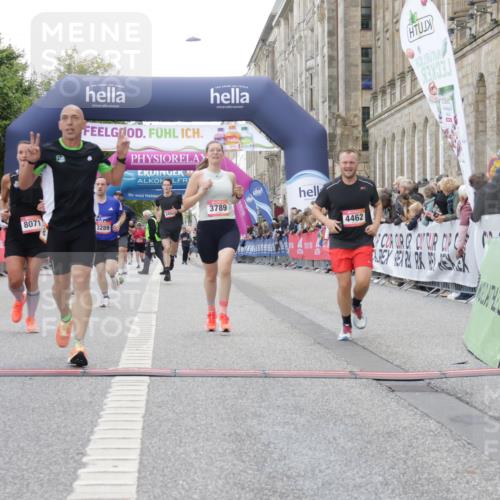 06.09.2026 - CURREX Alsterlauf Yannick Fuchs http://msf.ph/oto/10154092 06.09.2026 09:52:11 Ziel 2118, 2191, 2284, 2758, 3289, 3301, 3450, 3789, 3839, 3975, 4250, 4462, 4567, 5321, 5881, 8071 meine-sportfotos.de
