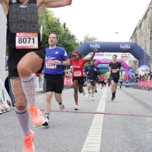 06.09.2026 - CURREX Alsterlauf Yannick Fuchs http://msf.ph/oto/10154197 06.09.2026 09:52:14 Ziel 2118, 2191, 2284, 2758, 3289, 3301, 3450, 3789, 3839, 3975, 4462, 4567, 5129, 5287, 8071 meine-sportfotos.de