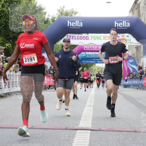 06.09.2026 - CURREX Alsterlauf Yannick Fuchs http://msf.ph/oto/10154251 06.09.2026 09:52:15 Ziel 2118, 2191, 2284, 2758, 3289, 3301, 3450, 3789, 3839, 4462, 4567, 5129, 5287, 8071 meine-sportfotos.de