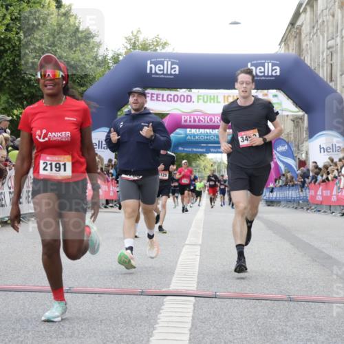 06.09.2026 - CURREX Alsterlauf Yannick Fuchs http://msf.ph/oto/10154272 06.09.2026 09:52:15 Ziel 2118, 2191, 2284, 2758, 3289, 3301, 3450, 3789, 3839, 4462, 4567, 5129, 5287, 8071 meine-sportfotos.de