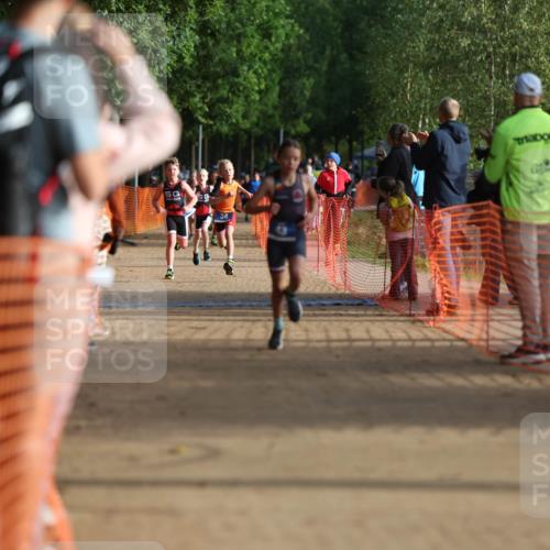 06.09.2026 - 20. Norderstedt Triathlon Mo-Foto http://msf.ph/oto/10154337 06.09.2026 09:09:32 Laufen 34, 1, 2, 3, 33 meine-sportfotos.de