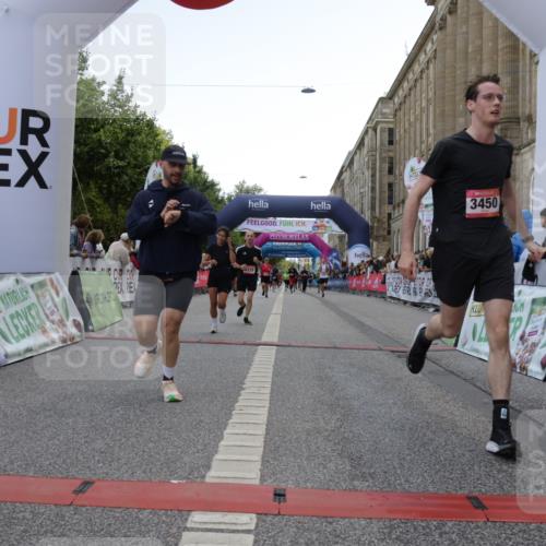 06.09.2026 - CURREX Alsterlauf Yannick Fuchs http://msf.ph/oto/10154490 06.09.2026 09:52:17 Ziel 2118, 2191, 2284, 2758, 3289, 3301, 3450, 3789, 4462, 5129, 5287, 8071 meine-sportfotos.de