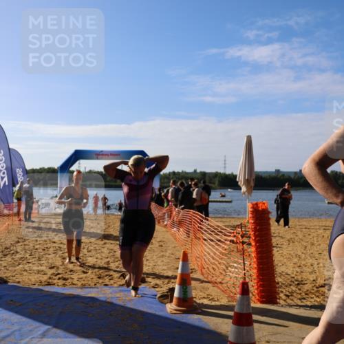 06.09.2026 - 20. Norderstedt Triathlon Andreas Tolksdorf http://msf.ph/oto/10154492 06.09.2026 10:05:39 Schwimmen 1194, 1232, 1507, 1508 meine-sportfotos.de