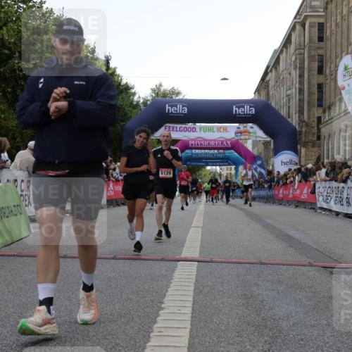 06.09.2026 - CURREX Alsterlauf Yannick Fuchs http://msf.ph/oto/10154521 06.09.2026 09:52:17 Ziel 2118, 2191, 2284, 2758, 3289, 3301, 3450, 3789, 4462, 5129, 5287, 8071 meine-sportfotos.de