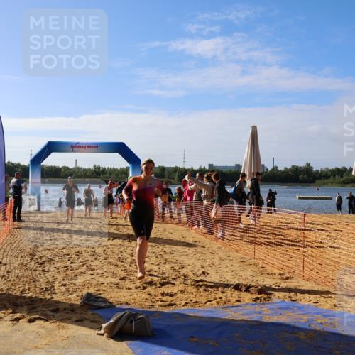 06.09.2026 - 20. Norderstedt Triathlon Andreas Tolksdorf http://msf.ph/oto/10154553 06.09.2026 10:05:56 Schwimmen 1195, 1197, 1215, 1223, 1491, 1511 meine-sportfotos.de