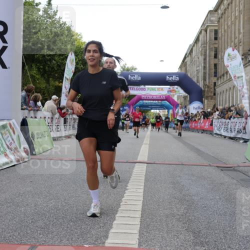 06.09.2026 - CURREX Alsterlauf Yannick Fuchs http://msf.ph/oto/10154626 06.09.2026 09:52:19 Ziel 2118, 2191, 2284, 2758, 2765, 3124, 3289, 3450, 3789, 4301, 4462, 5129, 5287, 8071 meine-sportfotos.de