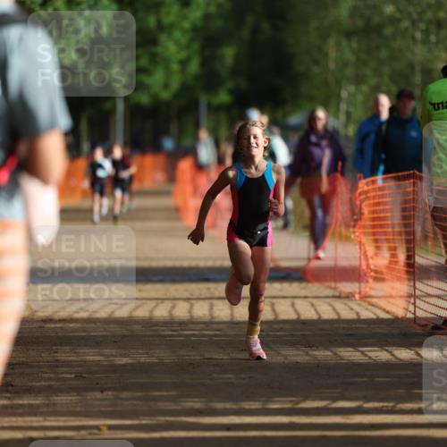 06.09.2026 - 20. Norderstedt Triathlon Mo-Foto http://msf.ph/oto/10154783 06.09.2026 09:11:30 Laufen 47 meine-sportfotos.de