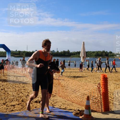 06.09.2026 - 20. Norderstedt Triathlon Andreas Tolksdorf http://msf.ph/oto/10154814 06.09.2026 10:06:29 Schwimmen 1200, 1211, 1222, 1496, 1506, 1509 meine-sportfotos.de