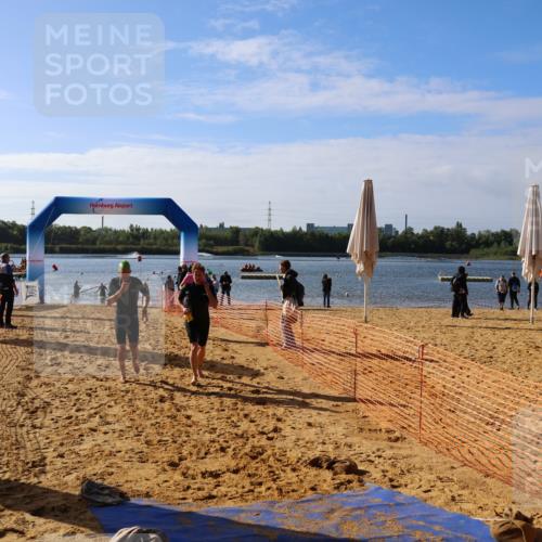 06.09.2026 - 20. Norderstedt Triathlon Andreas Tolksdorf http://msf.ph/oto/10154921 06.09.2026 10:06:39 Schwimmen 1199, 1228, 1236 meine-sportfotos.de