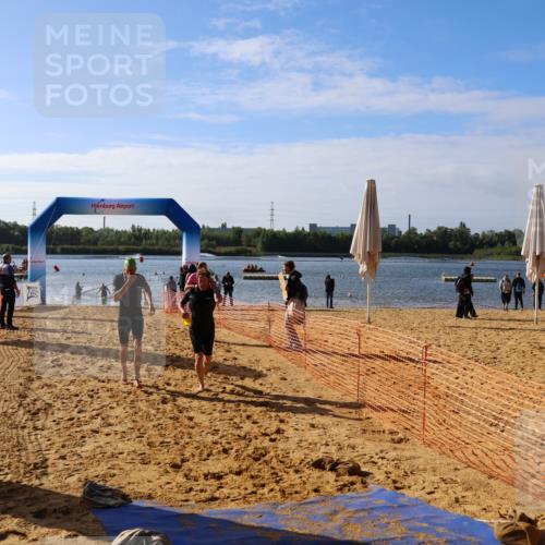 06.09.2026 - 20. Norderstedt Triathlon Andreas Tolksdorf http://msf.ph/oto/10154927 06.09.2026 10:06:39 Schwimmen 1199, 1228, 1236 meine-sportfotos.de
