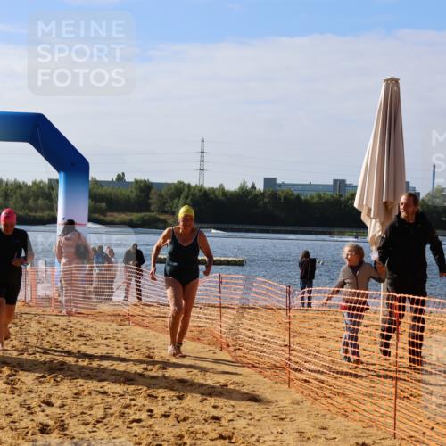 06.09.2026 - 20. Norderstedt Triathlon Andreas Tolksdorf http://msf.ph/oto/10154965 06.09.2026 10:07:00 Schwimmen 1216, 1229, 1237 meine-sportfotos.de