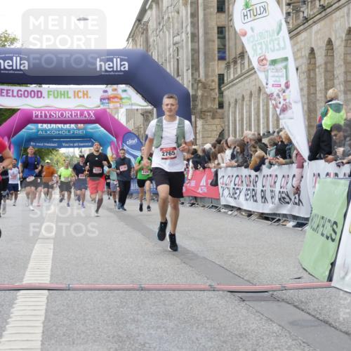 06.09.2026 - CURREX Alsterlauf Yannick Fuchs http://msf.ph/oto/10155080 06.09.2026 09:52:22 Ziel 2191, 2495, 2758, 2765, 3124, 3217, 3316, 3450, 4301, 5129, 5287, 5677 meine-sportfotos.de