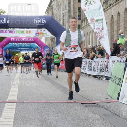 06.09.2026 - CURREX Alsterlauf Yannick Fuchs http://msf.ph/oto/10155179 06.09.2026 09:52:23 Ziel 2495, 2758, 2765, 2970, 3124, 3217, 3316, 3450, 4301, 5129, 5287, 5677 meine-sportfotos.de