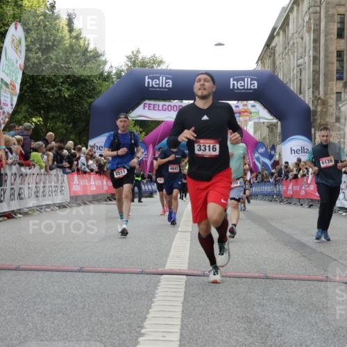 06.09.2026 - CURREX Alsterlauf Yannick Fuchs http://msf.ph/oto/10155750 06.09.2026 09:52:27 Ziel 2495, 2511, 2765, 2970, 3124, 3217, 3316, 4005, 4301, 4643, 4935, 5294, 5323, 5454, 5677, 6139 meine-sportfotos.de