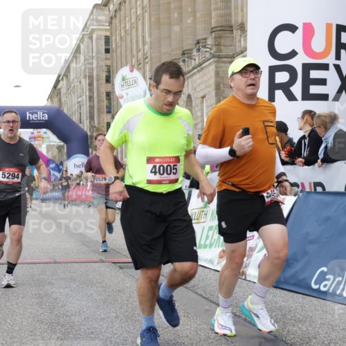 06.09.2026 - CURREX Alsterlauf Yannick Fuchs http://msf.ph/oto/10156401 06.09.2026 09:52:32 Ziel 2495, 2511, 2529, 2970, 3217, 3316, 3471, 4005, 4643, 4935, 5294, 5323, 5454, 5677, 6139 meine-sportfotos.de