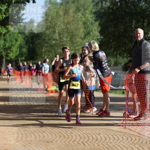 06.09.2026 - 20. Norderstedt Triathlon Mo-Foto http://msf.ph/oto/10156546 06.09.2026 09:44:10 Laufen 662, 0, 663, 663, 668 meine-sportfotos.de