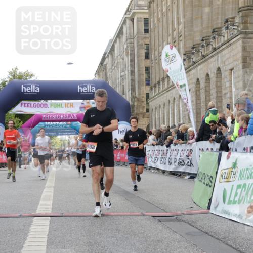 06.09.2026 - CURREX Alsterlauf Yannick Fuchs http://msf.ph/oto/10157085 06.09.2026 09:52:38 Ziel 2529, 2936, 3058, 3380, 3471, 4375, 4826, 4935, 5294, 5454, 5750, 5928, 8226 meine-sportfotos.de