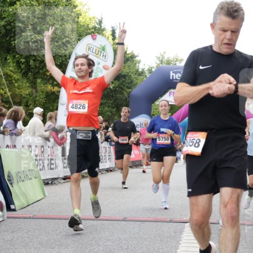 06.09.2026 - CURREX Alsterlauf Yannick Fuchs http://msf.ph/oto/10157517 06.09.2026 09:52:41 Ziel 2936, 3058, 3380, 3471, 3808, 4375, 4457, 4826, 5750, 5928, 8226 meine-sportfotos.de