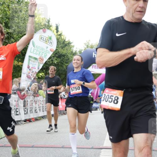 06.09.2026 - CURREX Alsterlauf Yannick Fuchs http://msf.ph/oto/10157552 06.09.2026 09:52:42 Ziel 2799, 2936, 3058, 3380, 3471, 3808, 4375, 4457, 4826, 5750, 5928, 8226 meine-sportfotos.de