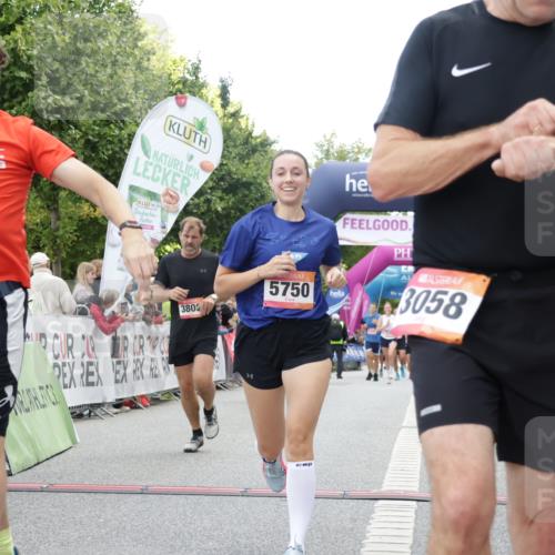06.09.2026 - CURREX Alsterlauf Yannick Fuchs http://msf.ph/oto/10157618 06.09.2026 09:52:42 Ziel 2799, 2936, 3058, 3380, 3471, 3808, 4375, 4457, 4826, 5750, 5928, 8226 meine-sportfotos.de