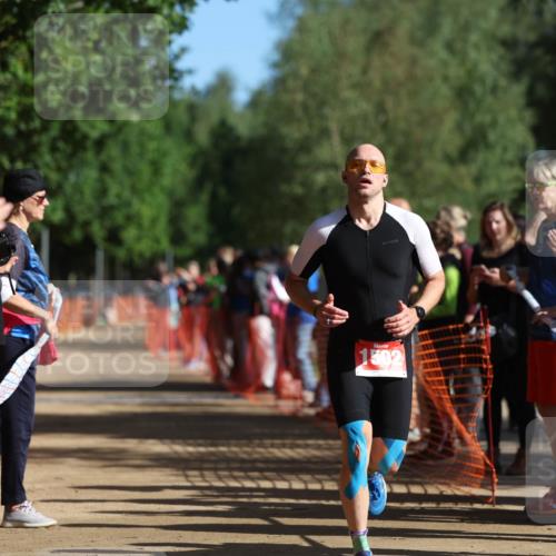 06.09.2026 - 20. Norderstedt Triathlon Mo-Foto http://msf.ph/oto/10157654 06.09.2026 10:30:46 Laufen 1502, 1204, 1204, 1488, 1488 meine-sportfotos.de