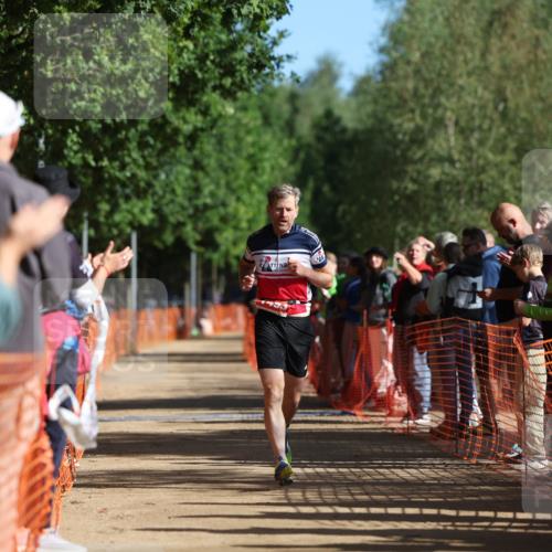 06.09.2026 - 20. Norderstedt Triathlon Mo-Foto http://msf.ph/oto/10157780 06.09.2026 10:31:44 Laufen 1238, 1238 meine-sportfotos.de