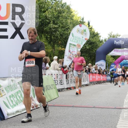 06.09.2026 - CURREX Alsterlauf Yannick Fuchs http://msf.ph/oto/10157854 06.09.2026 09:52:45 Ziel 2799, 2936, 3058, 3380, 3808, 4226, 4375, 4457, 4826, 5750, 5928, 8226 meine-sportfotos.de
