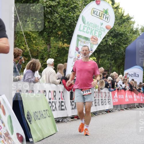 06.09.2026 - CURREX Alsterlauf Yannick Fuchs http://msf.ph/oto/10157890 06.09.2026 09:52:46 Ziel 2799, 2936, 3380, 3808, 4226, 4375, 4457, 4826, 5750, 5928, 6232, 8226 meine-sportfotos.de