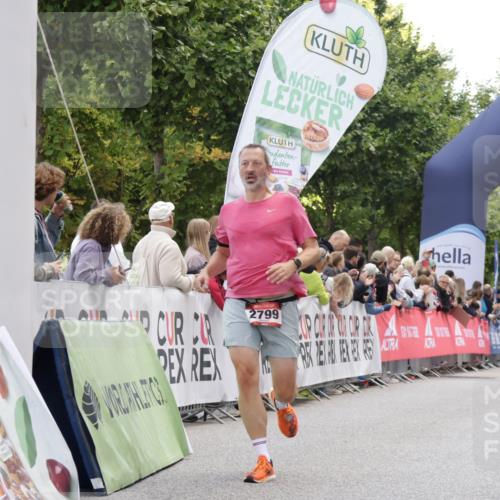 06.09.2026 - CURREX Alsterlauf Yannick Fuchs http://msf.ph/oto/10157966 06.09.2026 09:52:46 Ziel 2799, 2936, 3380, 3808, 4226, 4375, 4457, 4826, 5750, 5928, 6232, 8226 meine-sportfotos.de