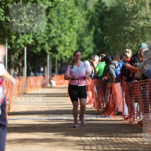 06.09.2026 - 20. Norderstedt Triathlon Mo-Foto http://msf.ph/oto/10157990 06.09.2026 10:32:37 Laufen 1238 meine-sportfotos.de