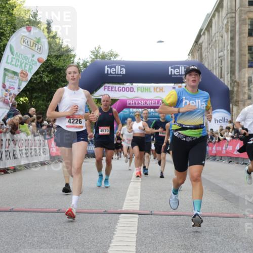 06.09.2026 - CURREX Alsterlauf Yannick Fuchs http://msf.ph/oto/10158382 06.09.2026 09:52:50 Ziel 2438, 2465, 2510, 2799, 3135, 3808, 3954, 3971, 4226, 4457, 4570, 6232, 8025, 8324 meine-sportfotos.de
