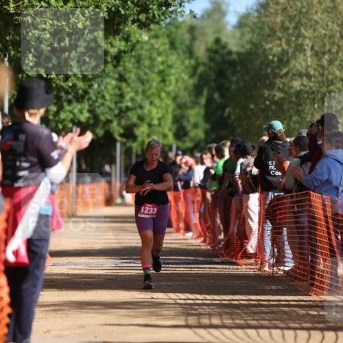06.09.2026 - 20. Norderstedt Triathlon Mo-Foto http://msf.ph/oto/10158387 06.09.2026 10:35:10 Laufen 1233, 1233 meine-sportfotos.de