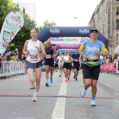 06.09.2026 - CURREX Alsterlauf Yannick Fuchs http://msf.ph/oto/10158413 06.09.2026 09:52:50 Ziel 2438, 2465, 2510, 2799, 3135, 3808, 3954, 3971, 4226, 4457, 4570, 6232, 8025, 8324 meine-sportfotos.de